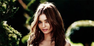 Miranda Kerr’in Göğüsleri Büyüdü