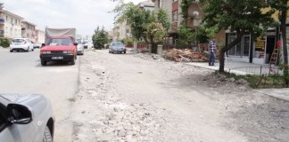 Bitmeyen Yol Çalışması Perişan Etti