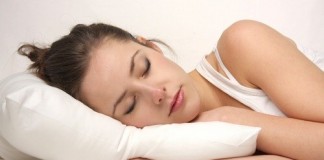 SICAK VE NEMLİ HAVALARDA UYKUSUZ KALMAMANIN YOLLARI