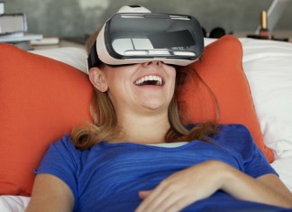 Samsung, Gear VR ile Mobil Sanal Gerçeklik Dünyasına Adım Atıyor