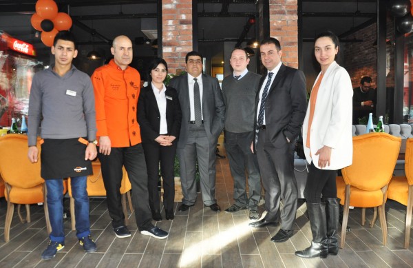 Burger+Break+Hakan+Yucelen+ve+ekibi