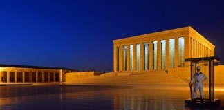 Bir Işık da Sen Yak Anıtkabir’de…