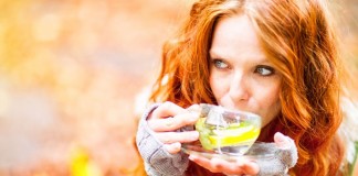 Yeşil Çay Kepeği Önlüyor, Yeni Saç Kökü Oluşturuyor