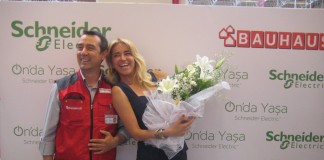 Başkent’te Burcu Esmersoy Sürprizi